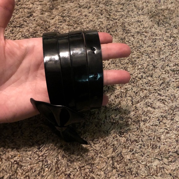 Wet Seal Set of Two Patent Bow Belts - Picture 7 of 11